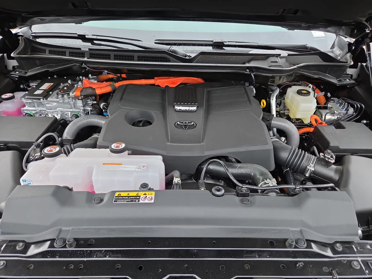 2026 Toyota Tundra i-FORCE MAX Platinum i-FORCE MAX