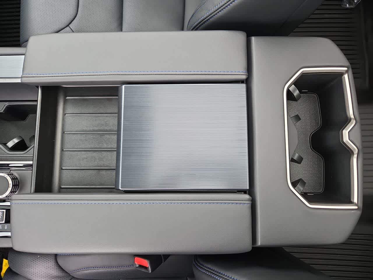 2026 Toyota Tundra i-FORCE MAX Platinum i-FORCE MAX