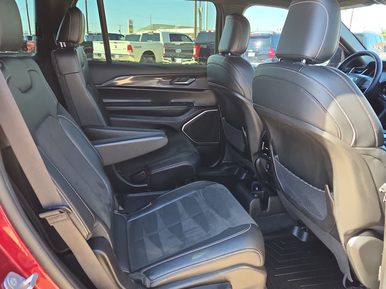 2022 Jeep Grand Cherokee L Altitude