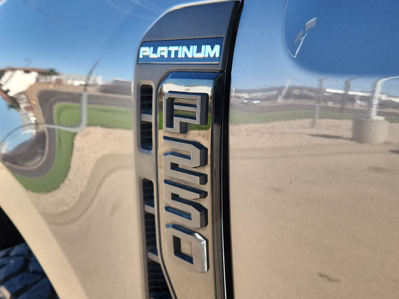 2025 Ford Super Duty F-250 SRW Platinum