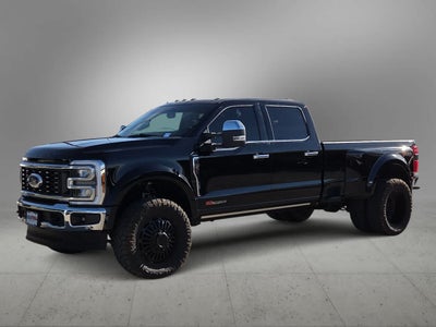 2025 Ford Super Duty F-450 Pickup LARIAT