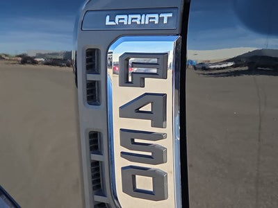 2025 Ford Super Duty F-450 Pickup LARIAT