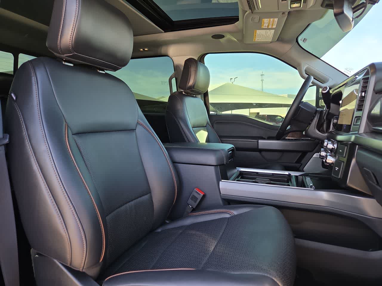 2025 Ford Super Duty F-450 Pickup LARIAT