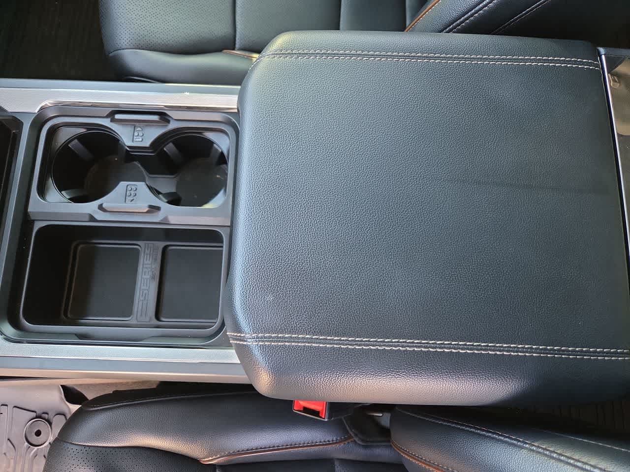 2025 Ford Super Duty F-450 Pickup LARIAT