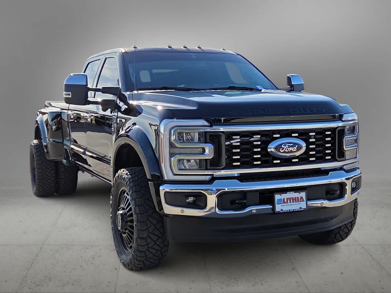 2025 Ford Super Duty F-450 Pickup LARIAT