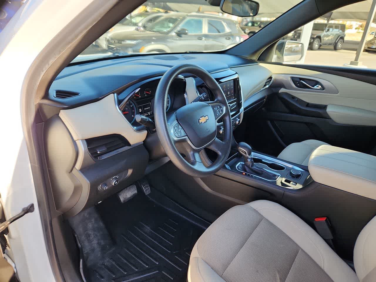 2022 Chevrolet Traverse LS