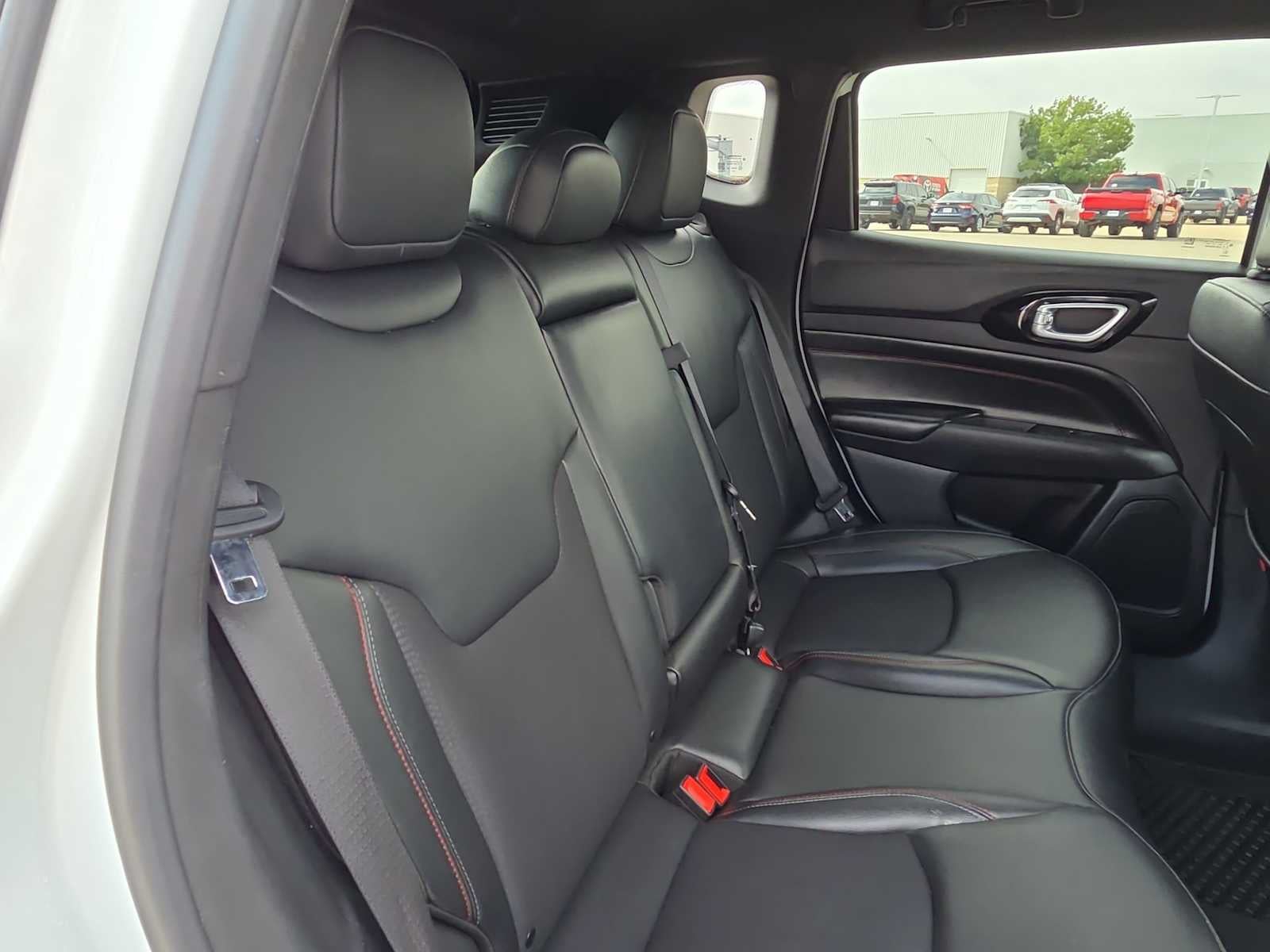 2025 Jeep Compass Trailhawk - Photo 17