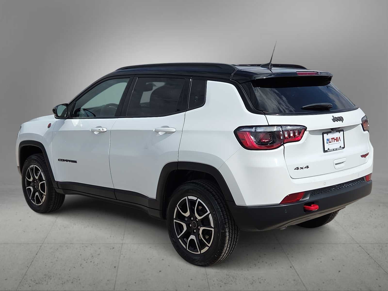 2025 Jeep Compass Trailhawk - Photo 6