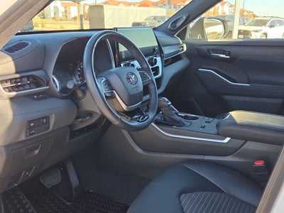 2023 Toyota Highlander XSE