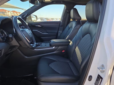 2023 Toyota Highlander XSE