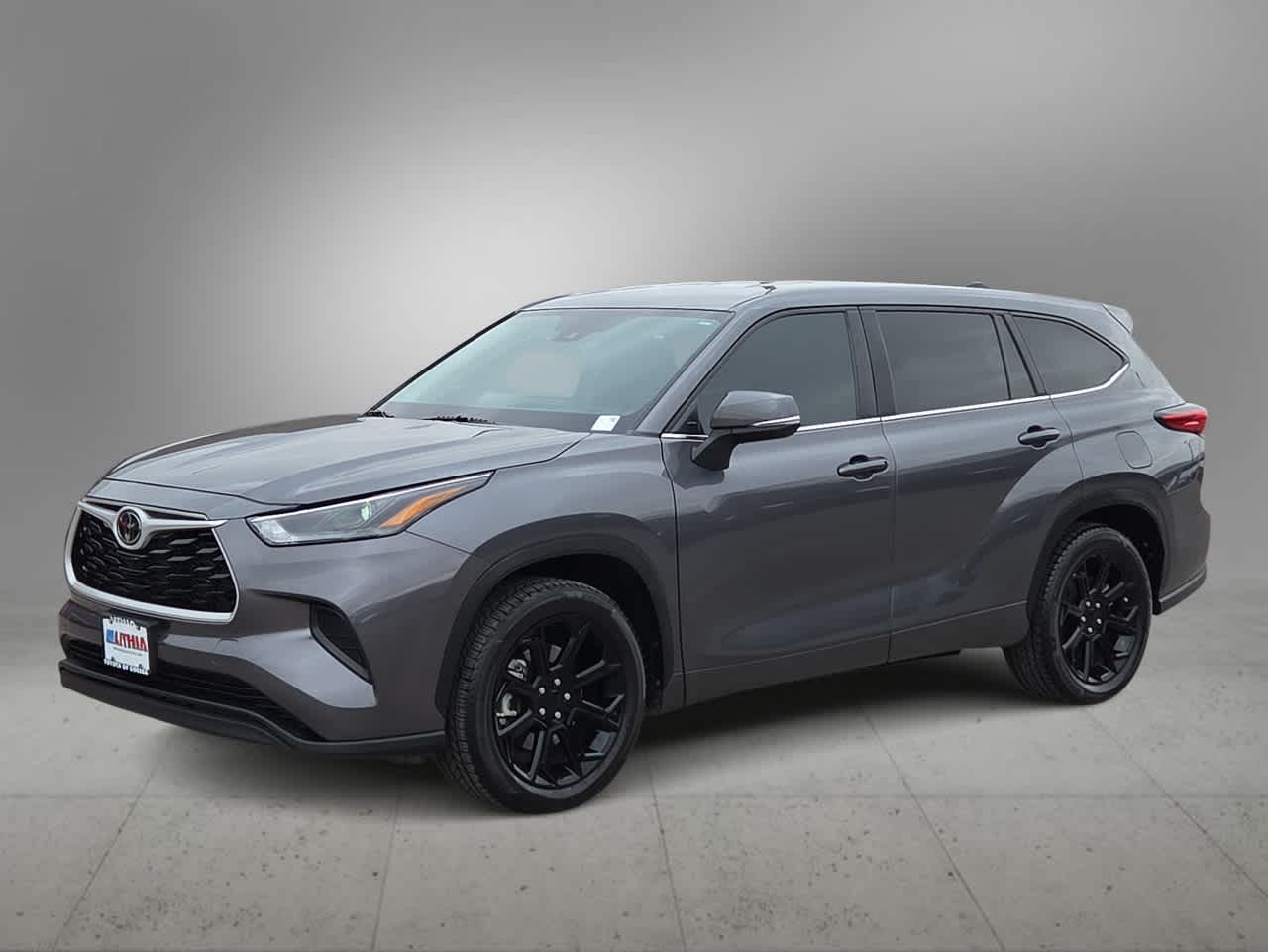 2023 Toyota Highlander L FWD's photo