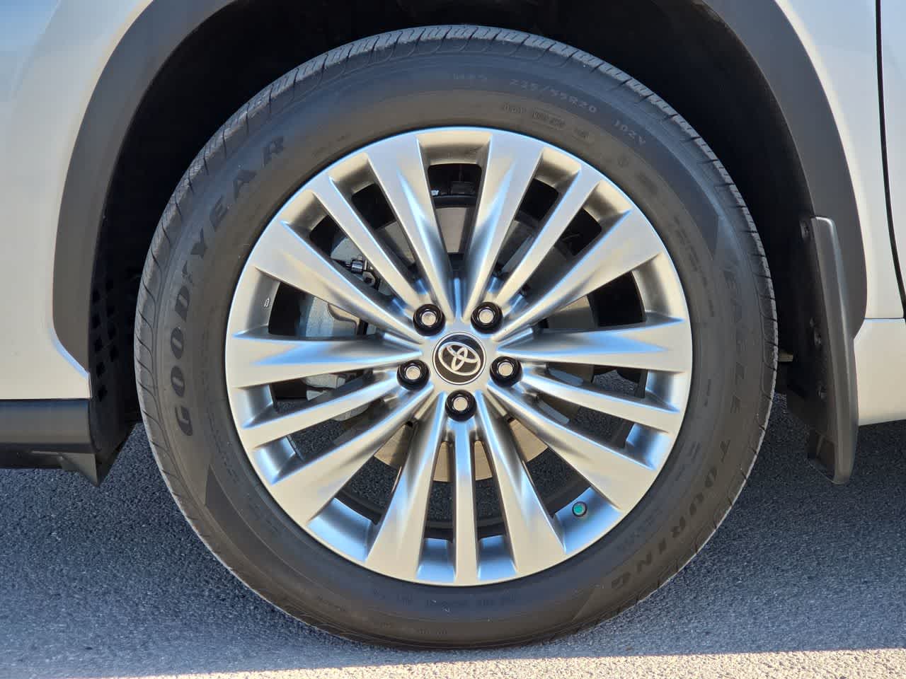 2025 Toyota Highlander Platinum