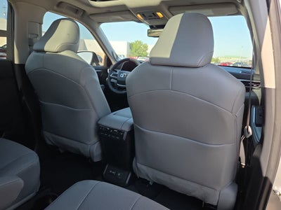 2025 Toyota Highlander Platinum