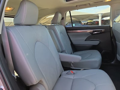 2025 Toyota Highlander Platinum