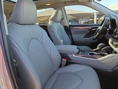 2025 Toyota Highlander Platinum