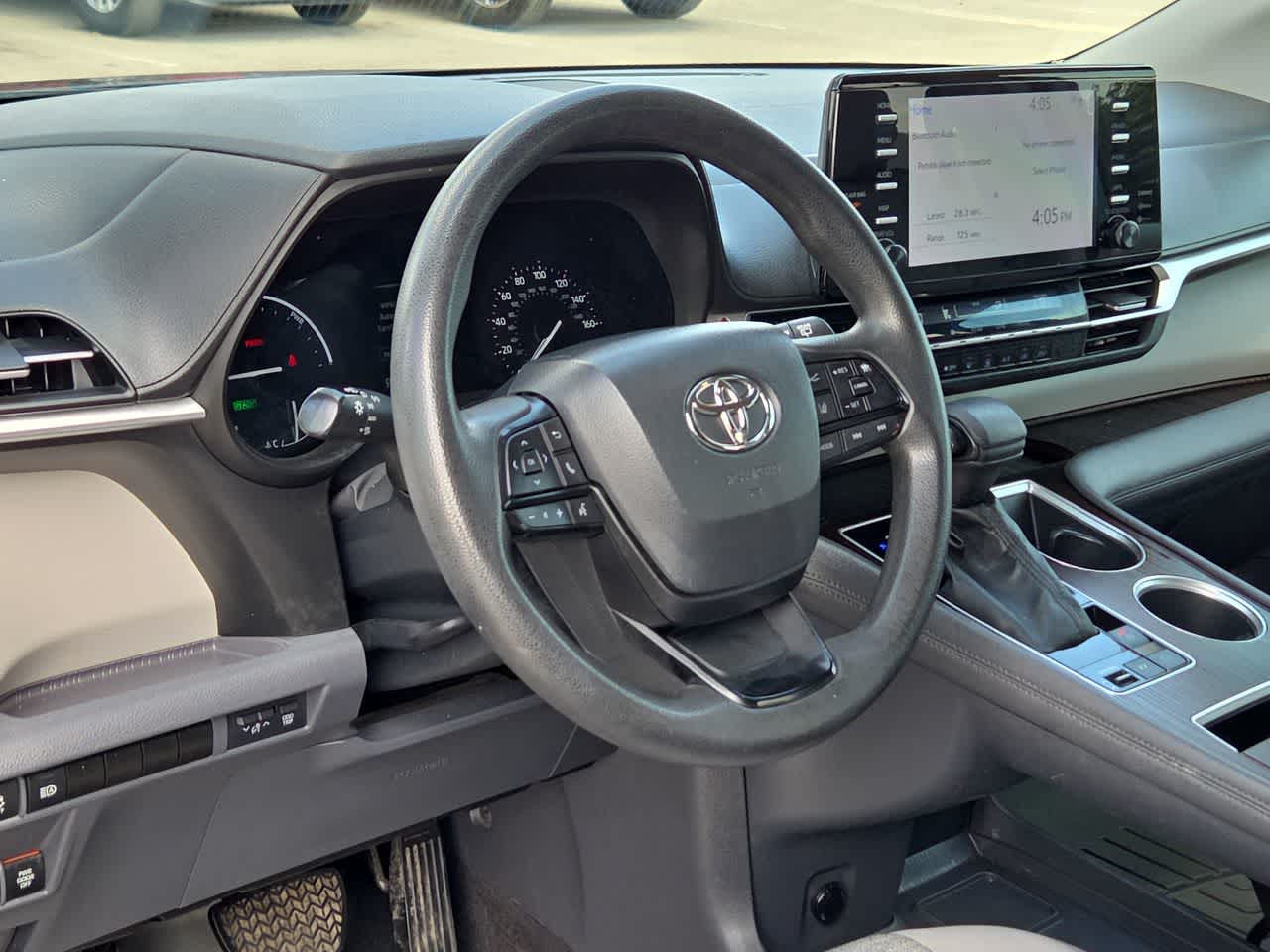 2023 Toyota Sienna LE