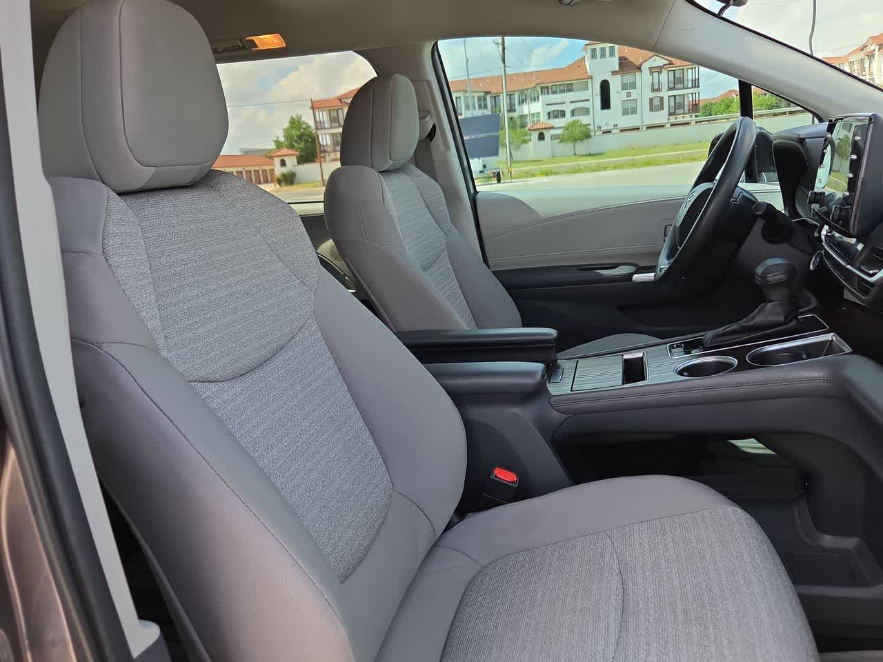 2023 Toyota Sienna LE