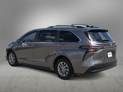 2023 Toyota Sienna LE