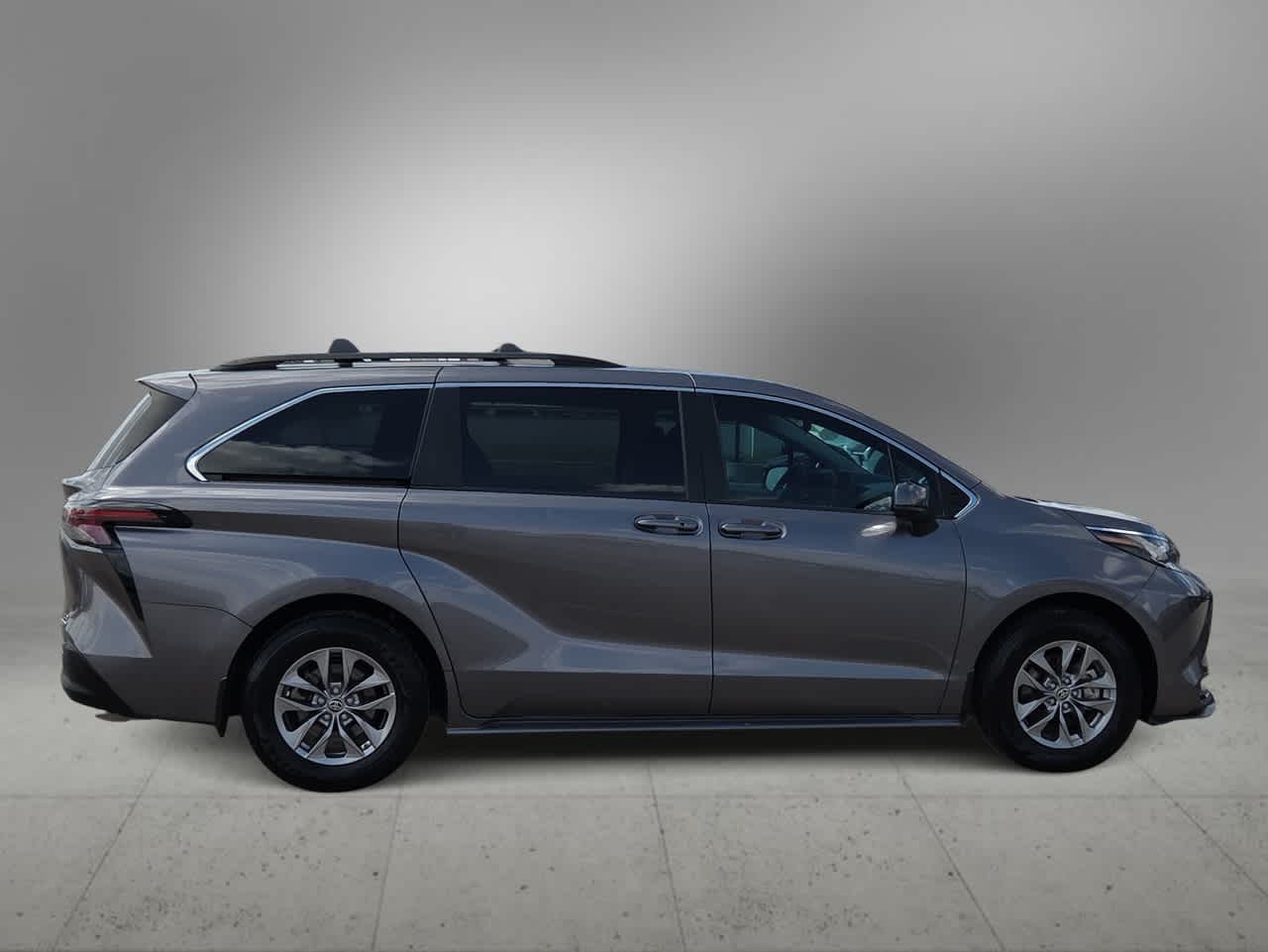 2023 Toyota Sienna LE