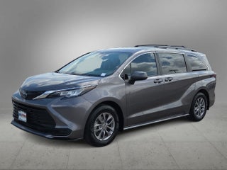 2023 Toyota Sienna LE