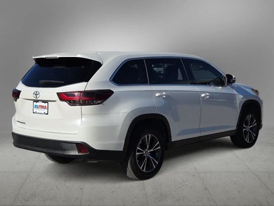 2019 Toyota Highlander LE