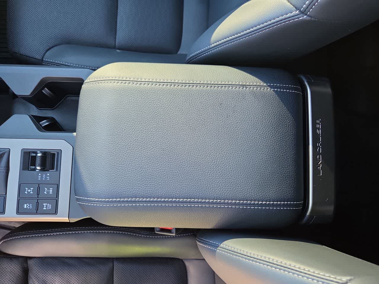 2025 Toyota Land Cruiser 4WD (Natl)