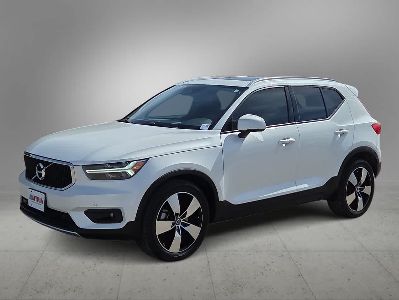 2021 Volvo XC40 T5 Momentum AWD's photo